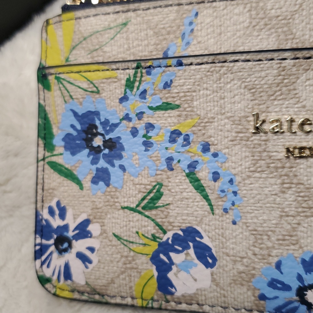 Kate Spade Flower Wallet/ Cardholder - Picture 9 of 10